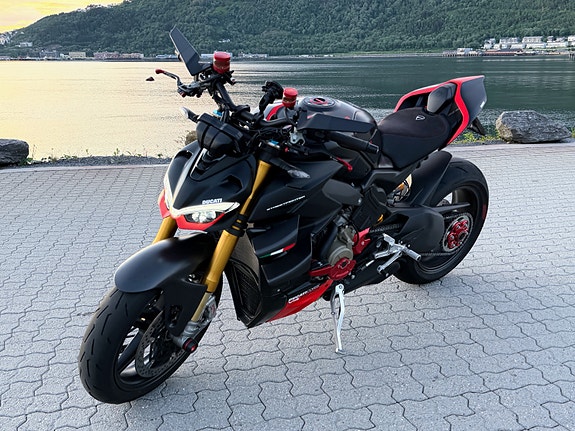 Ducati Streetfighter V4 SP2 2 of 12
