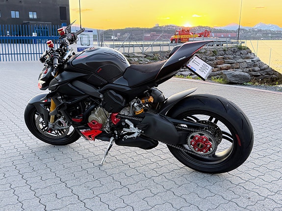 Ducati Streetfighter V4 SP2 6 of 12