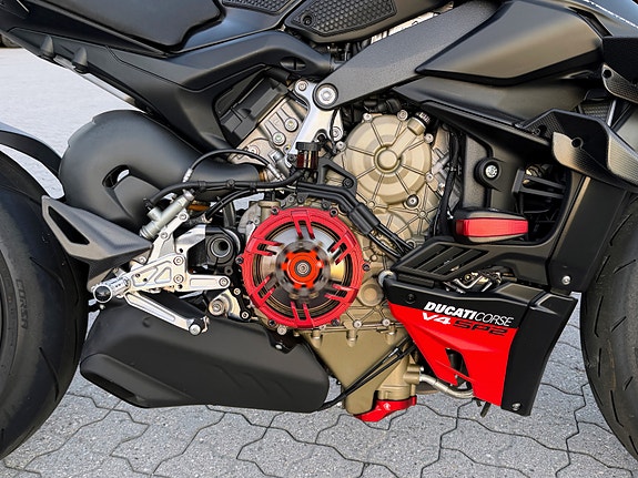 Ducati Streetfighter V4 SP2 8 of 12