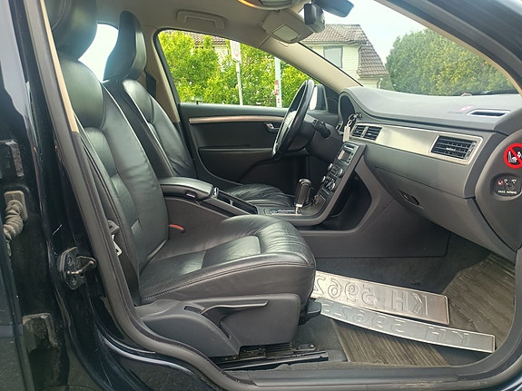 Volvo V70 21 of 30