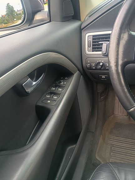 Volvo V70 25 of 30