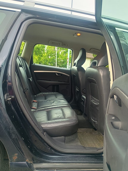 Volvo V70 18 of 30