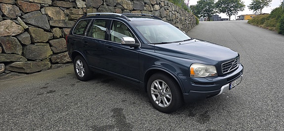 Volvo XC90 3 of 5