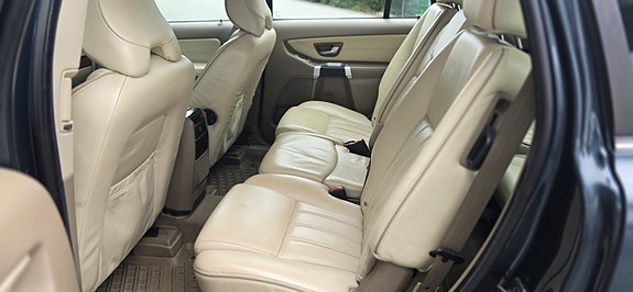 Volvo XC90 10 of 29