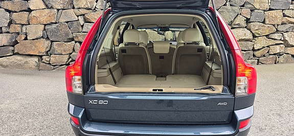 Volvo XC90 25 of 29