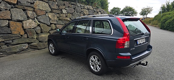 Volvo XC90 4 of 5