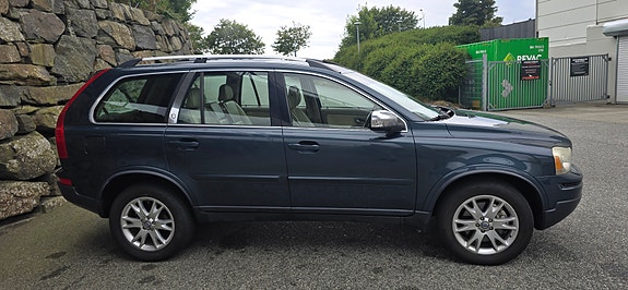 Volvo XC90 8 of 29