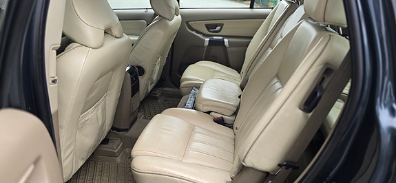 Volvo XC90 11 of 29