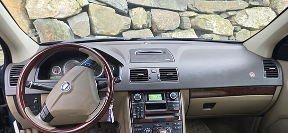 Volvo XC90 15 of 29