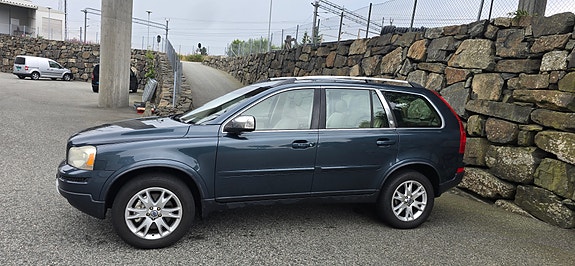 Volvo XC90 7 of 29