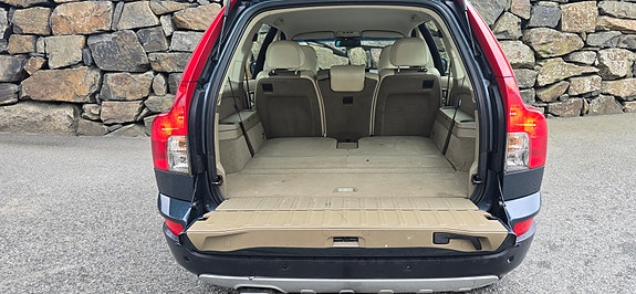 Volvo XC90 27 of 29