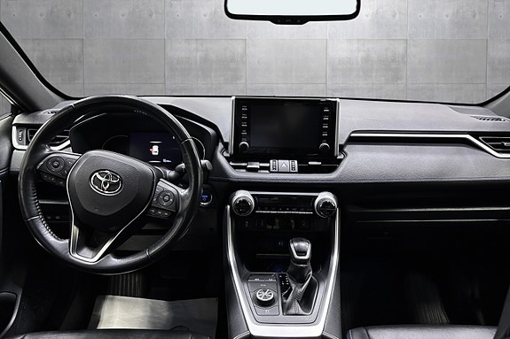 Toyota RAV4 9 of 24