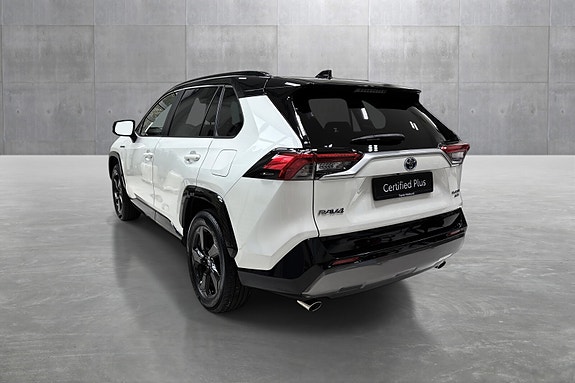 Toyota RAV4 2 of 24