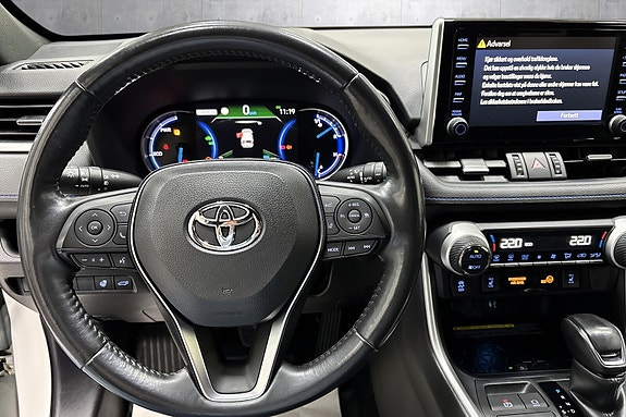 Toyota RAV4 10 of 24