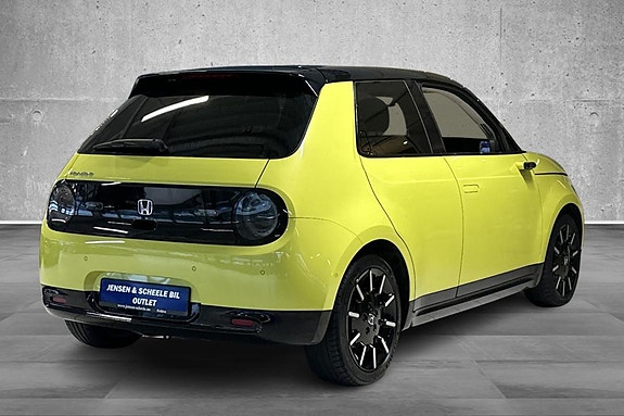 Honda e 8 of 30