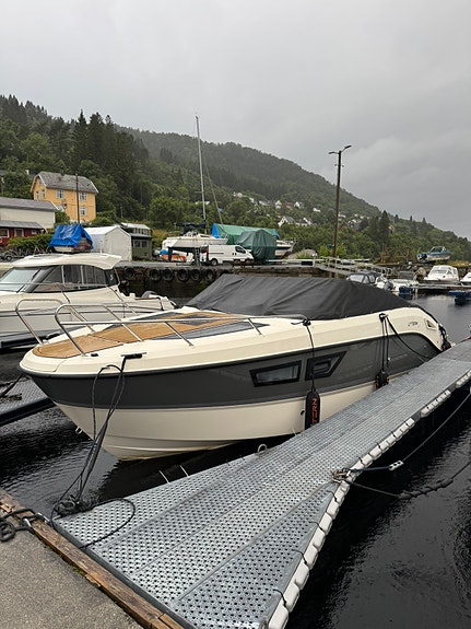 GI BUD! Nydelig Uttern D77 med NY motor (2026)  kun 25 timer!! Fullspekket +++ 3 of 19