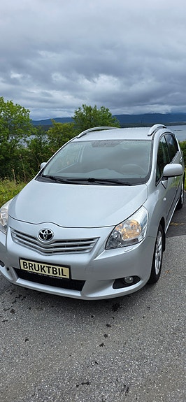 Toyota Verso 2 of 30