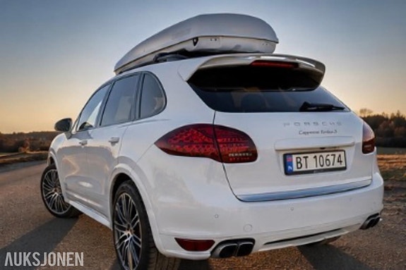 Porsche Cayenne 7 of 13