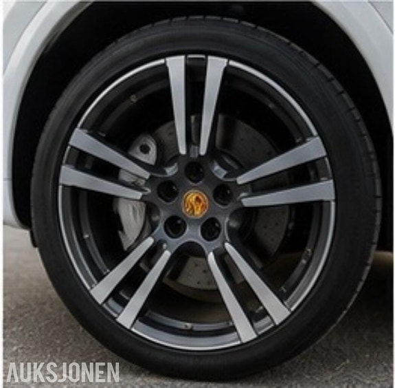 Porsche Cayenne 13 of 13