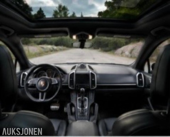 Porsche Cayenne 10 of 13
