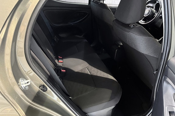 Toyota Yaris 16 of 18