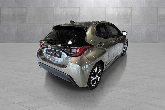 Toyota Yaris 5 of 18