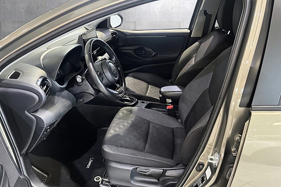 Toyota Yaris 9 of 18