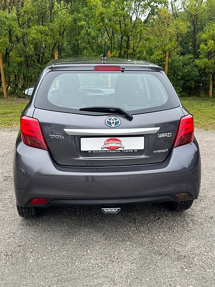 Toyota Yaris 7 of 22