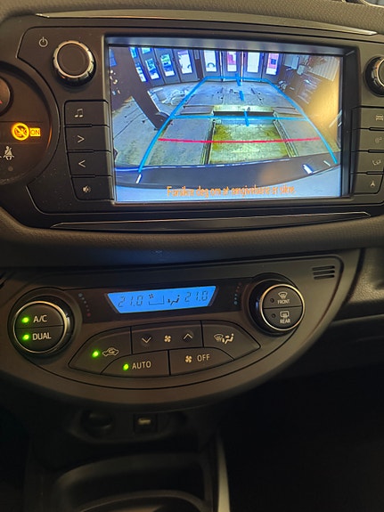 Toyota Yaris 15 of 22