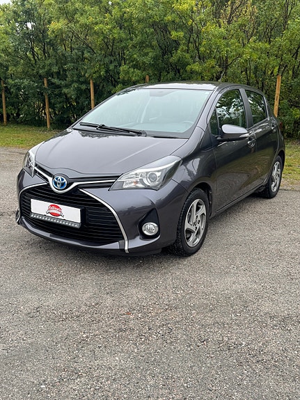 Toyota Yaris 3 of 22