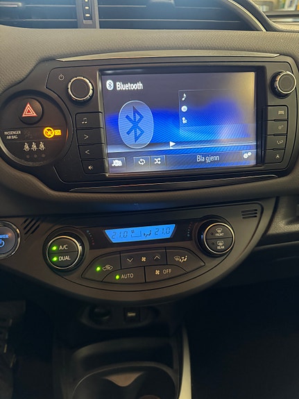 Toyota Yaris 14 of 22