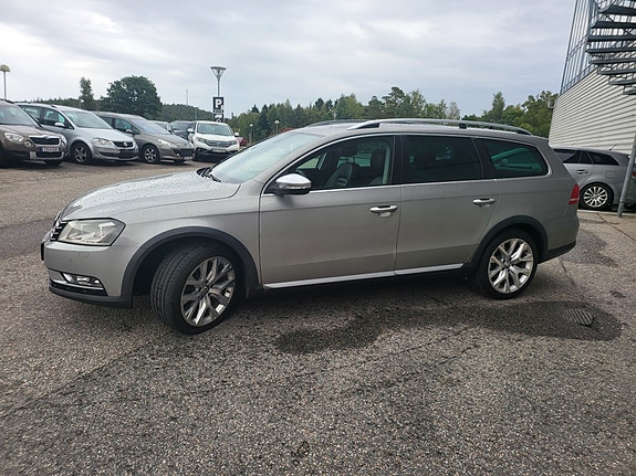 Volkswagen Passat 12 of 30