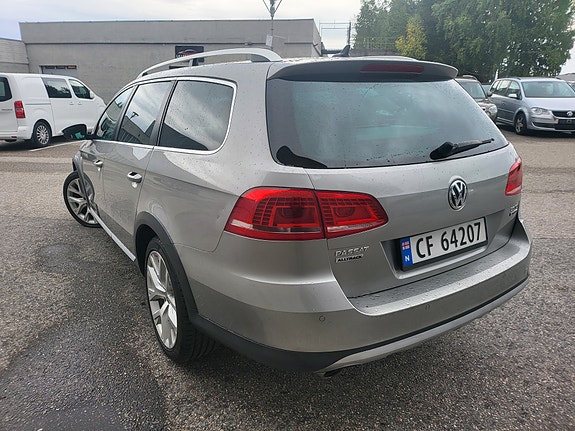 Volkswagen Passat 9 of 30