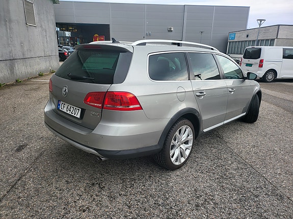 Volkswagen Passat 6 of 30