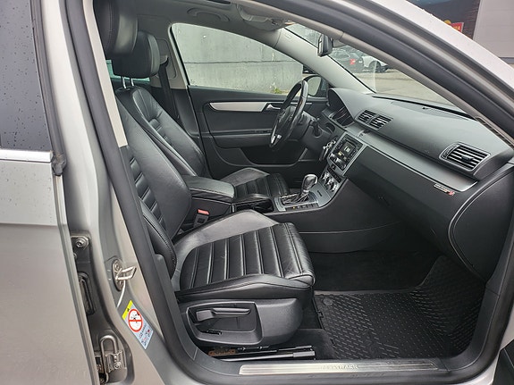 Volkswagen Passat 29 of 30