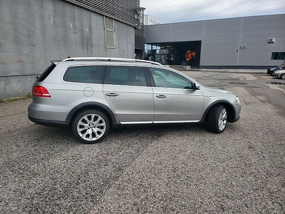 Volkswagen Passat 5 of 30