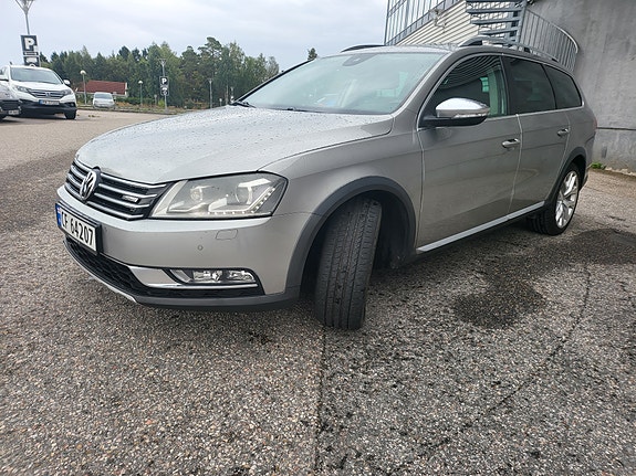 Volkswagen Passat 13 of 30