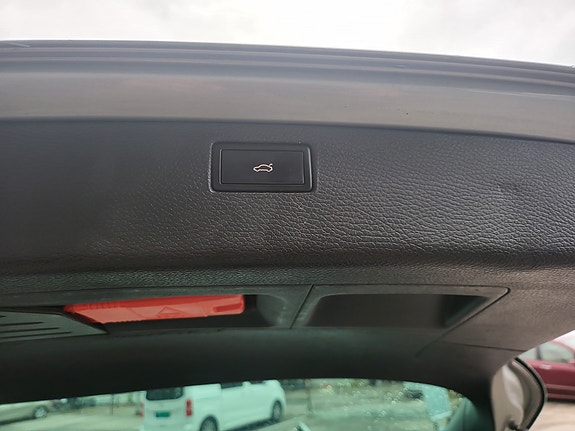 Volkswagen Passat 23 of 30