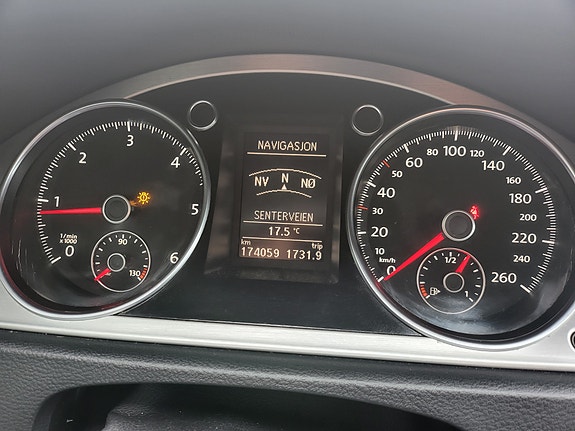 Volkswagen Passat 30 of 30