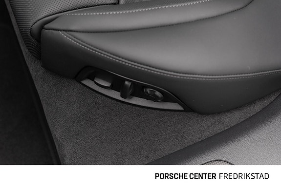 Porsche Panamera 24 of 30