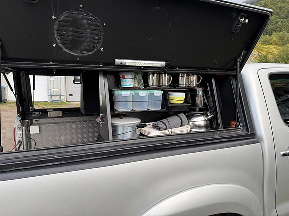 Toyota HiLux 16 of 16