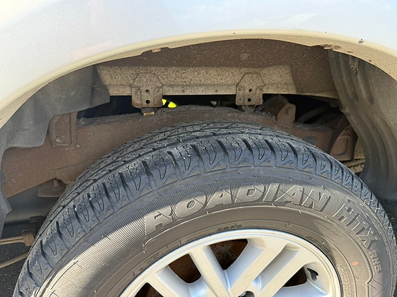 Toyota HiLux 2 of 16