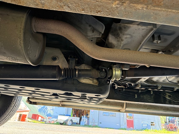 Toyota HiLux 7 of 16