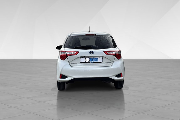 Toyota Yaris 19 of 21