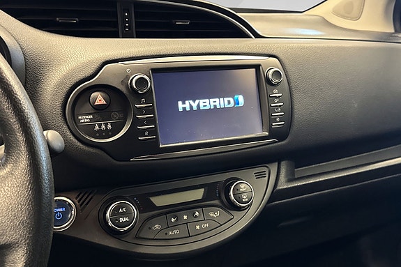 Toyota Yaris 10 of 21