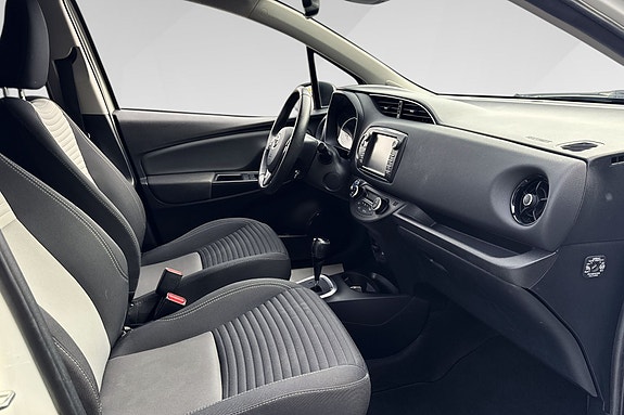 Toyota Yaris 16 of 21