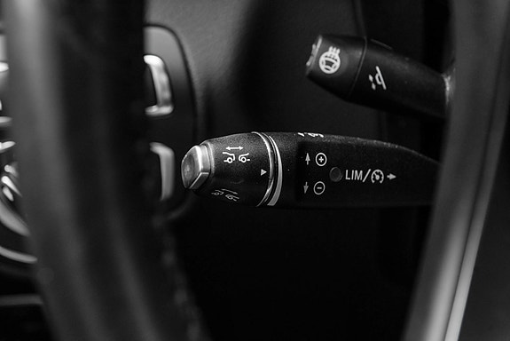 Mercedes-Benz GLC350 e 22 of 30