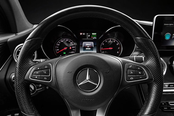 Mercedes-Benz GLC350 e 18 of 30