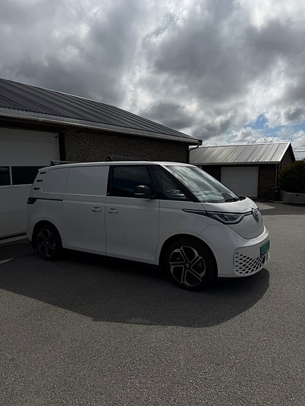 Volkswagen ID. Buzz 2 of 16