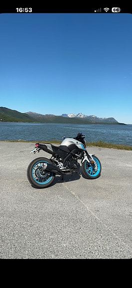 Yamaha MT-125 3 of 11